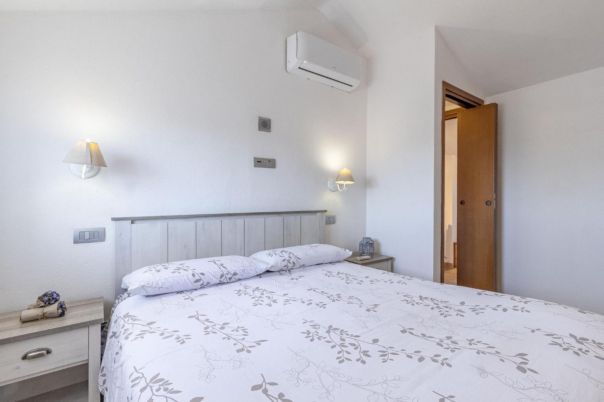 Charlotte Apartment - For Family And Groups Porto Torres Exteriör bild