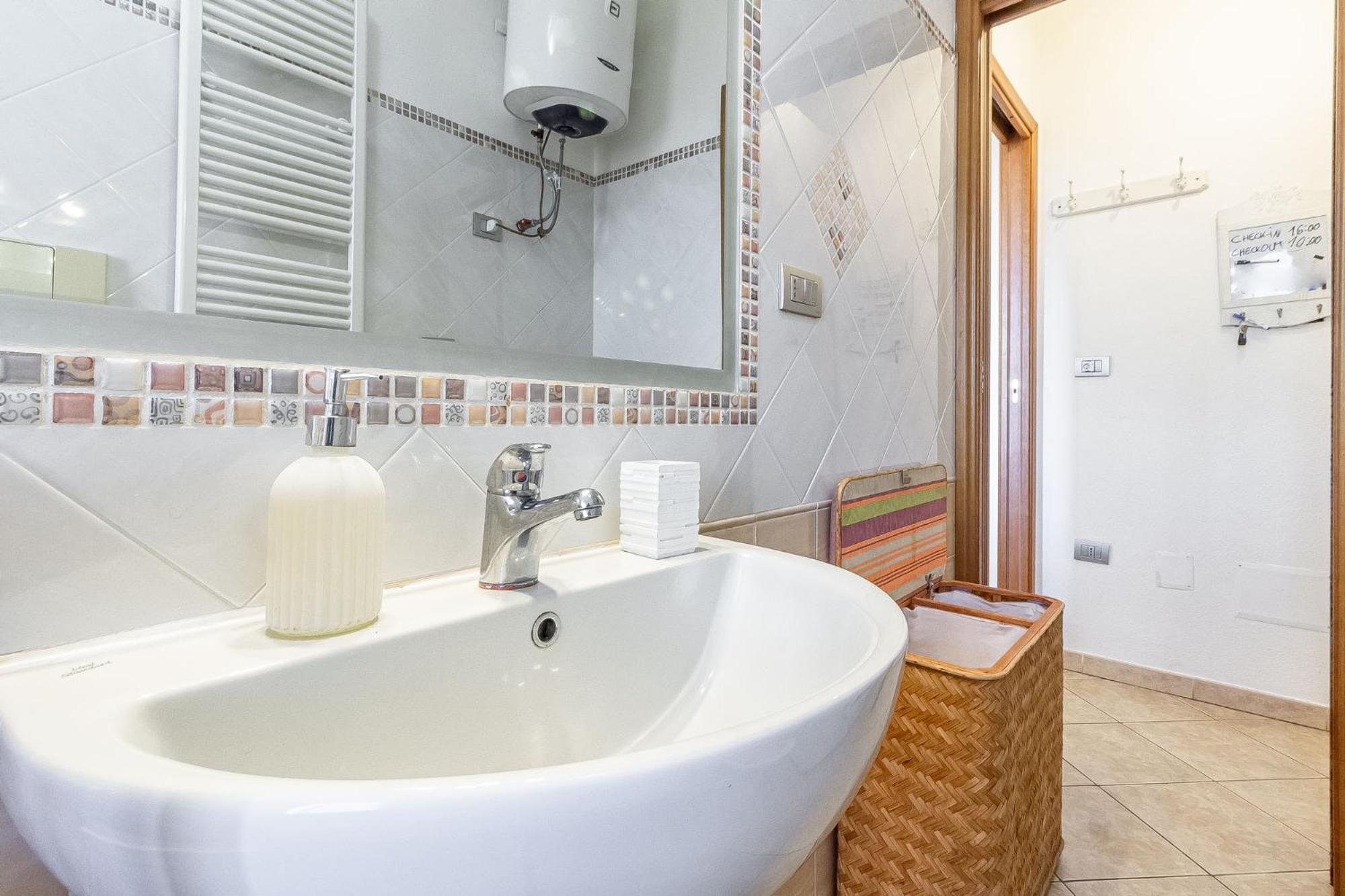Charlotte Apartment - For Family And Groups Porto Torres Exteriör bild